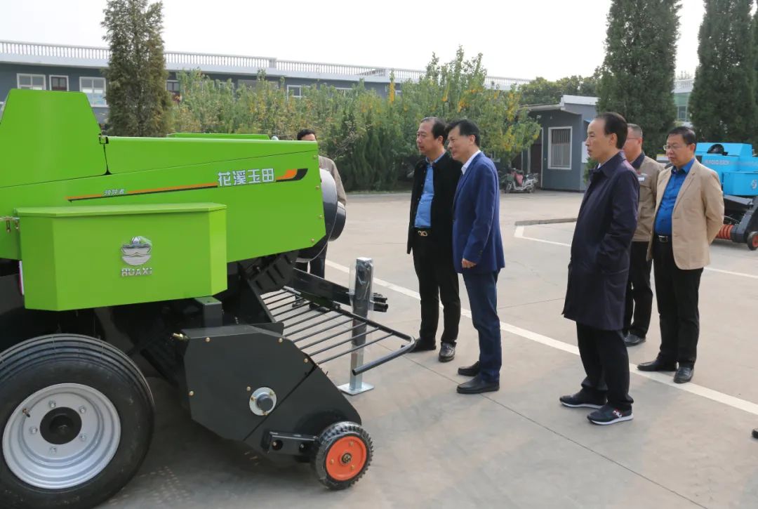 省農(nóng)業(yè)機(jī)械技術(shù)中心主任、黨委書(shū)記凌中南一行蒞臨花溪科技調(diào)研