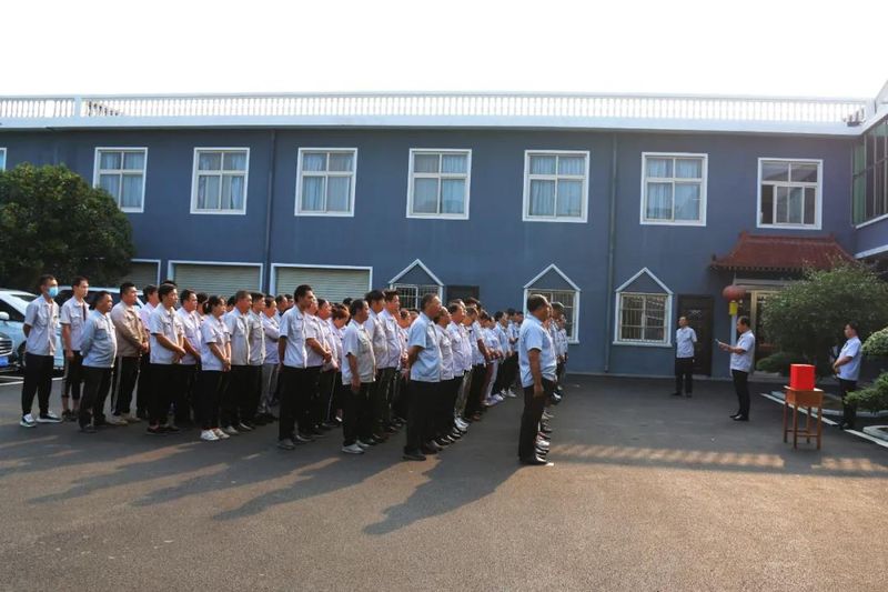 花溪科技舉行“送溫暖、獻愛心”捐助活動